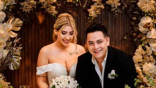 Entre lágrimas de emoción, Luis Vega y Nathalia Calvimonte sellan su amor en su boda