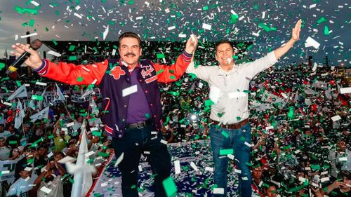  Manfred Reyes Villa presenta a Juan Carlos Medrano como su candidato a la Vicepresidencia