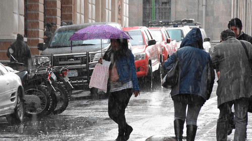 Alerta de lluvias moderadas y tormentas eléctricas en La Paz