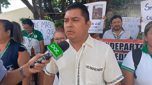 Maestros urbanos protestan por falta de mantenimiento y servicios básicos en escuelas  