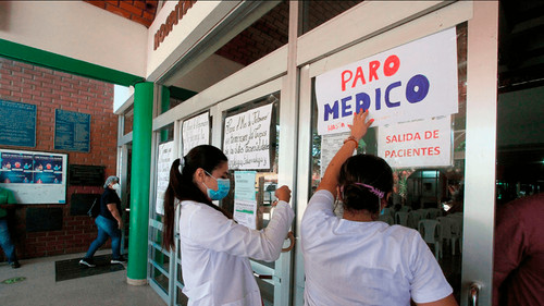 Trabajadores de salud advierten con nuevo paro en Santa Cruz por falta de pago