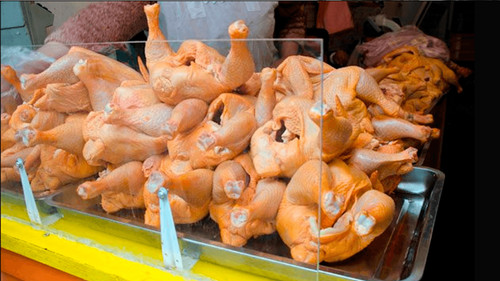 Precio del kilo de pollo disminuye en mercados de Santa Cruz: ¿Cuánto cuesta este lunes?