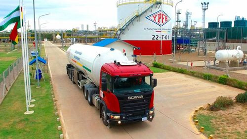 Ejecutivo de la Conahep denuncia sobreprecio en la importación de combustible; YPFB rechaza acusaciones