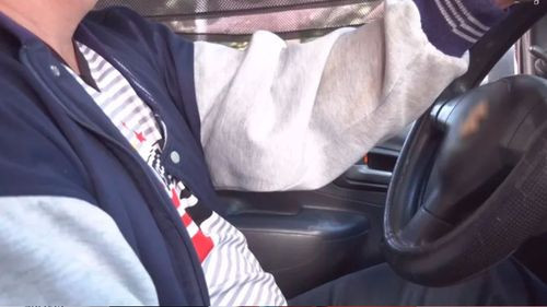 Policía busca a conductor de taxi por aplicación tras denuncia de abuso en el Plan Tres Mil