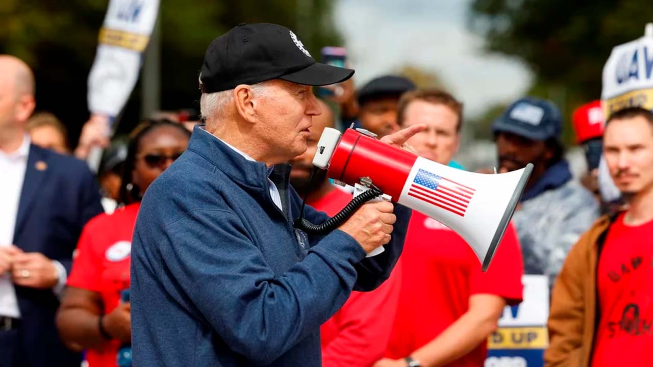 Joe Biden se une a huelguistas.jpg