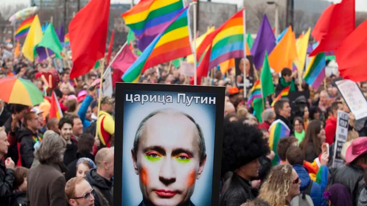 Rusia pone contra las cuerdas a los homosexuales al prohibir el movimiento LGBT.jpg
