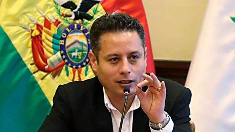 Lara cuestiona posible designación de Espinoza en YPFB