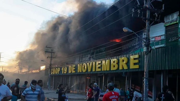 Fiscalía inicia investigación para determinar las causas del incendio en la Feria Barrio Lindo