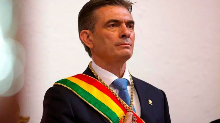 Paz anuncia paquete de leyes para impulsar inversiones