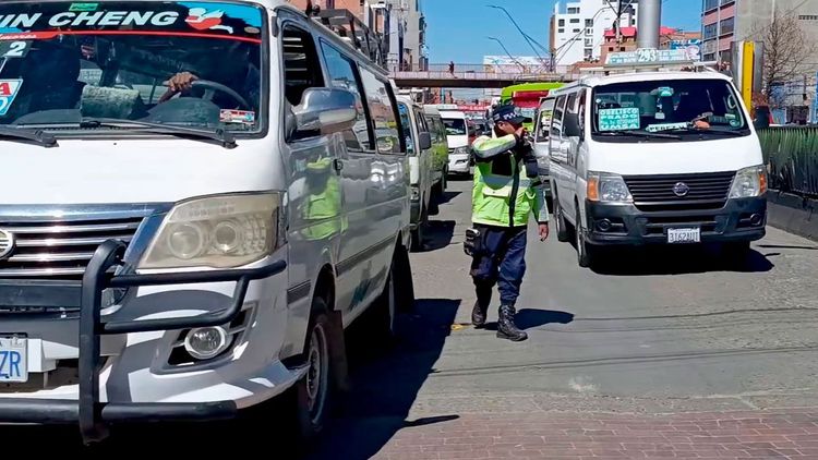 Guardia Municipal de Transporte refuerza controles contra el trameaje en El Alto