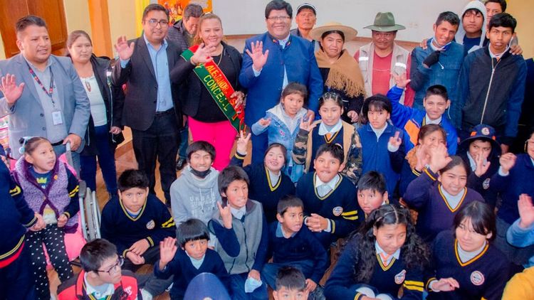 Alcaldía anuncia más presupuesto para el Centro Especial Bartolina Sisa en 2027
