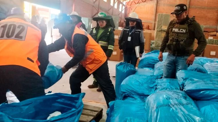 Incautan químicos en Oruro