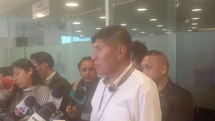 Diputado Daniel Fernández plantea mediación de la Iglesia y Derechos Humanos para destrabar el conflicto y repudia la violencia