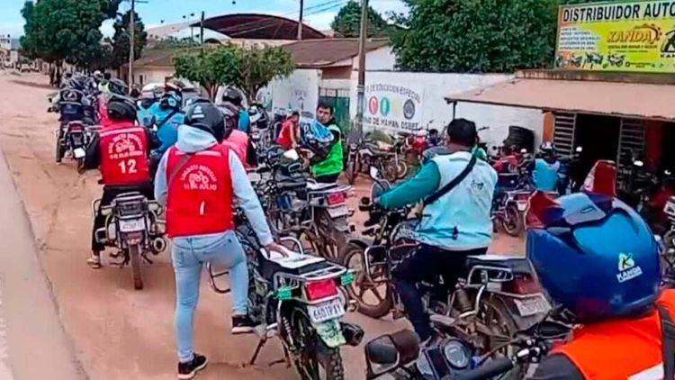 Mototaxistas y Gobierno definen requisitos para indemnizar daños por la gasolina de mala calidad