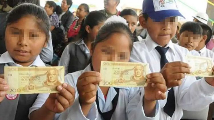 Bono Juancito Pinto llegará a más de 600.000 estudiantes en Santa Cruz