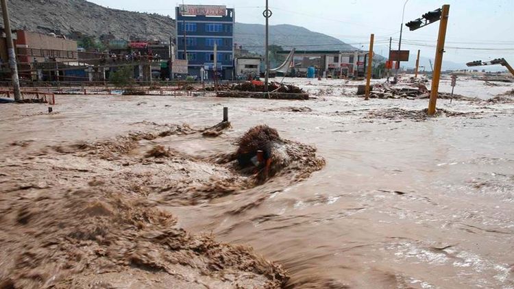 Inusual lluvia deja 298 afectados y causa inundaciones en el sur de Lima