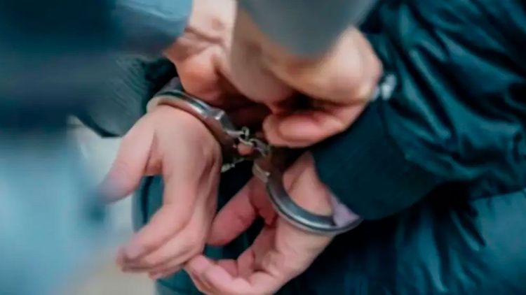 Aprehenden al director jurídico de YPFB y será investigado por dos delitos