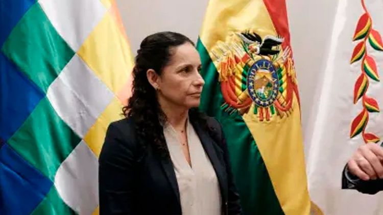 Choferes denuncian “profunda corrupción” en YPFB tras renuncia de su presidenta 