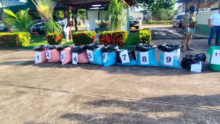 Incautan más de 400 kilos de droga en laboratorio del trópico