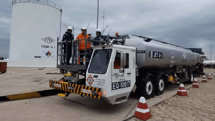 YPFB implementa en Viru Viru moderna unidad que puede suministrar 800 gal/min de Jet Fuel 