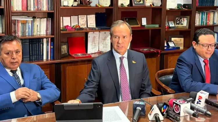  Tuto Quiroga afirma que el fiscal interino Urioste tiene la oportunidad de limpiar un Ministerio Público "contaminado"
