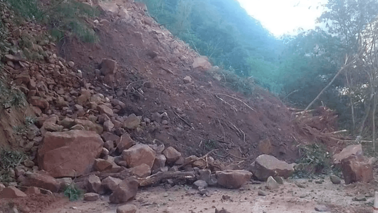 ABC cierra tramo La Angostura–Samaipata por derrumbe