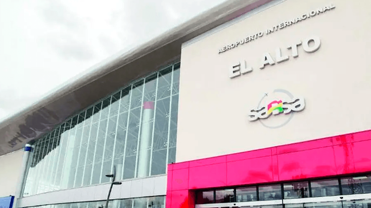 Aeronave pierde contacto en cochabamba y activan búsqueda de emergencia