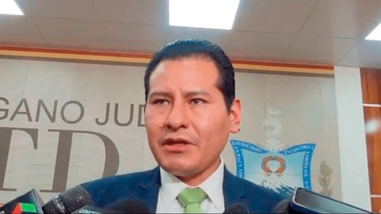 Fiscalía evalúa citar a exjefe de YPFB por combustible con sobreprecio