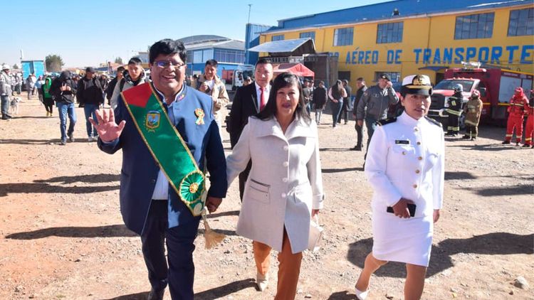 Alcalde de El Alto destaca civismo y llama a la unidad en la Parada Militar