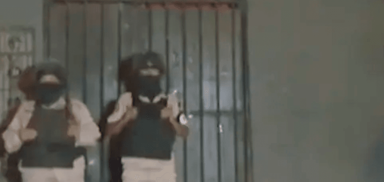 Clausuran locales por vender alcohol pese a la ley seca durante el auto de buen gobierno