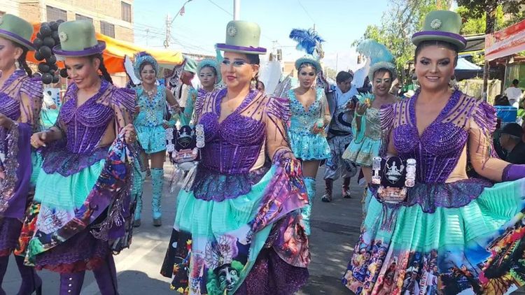 Urkupiña: arranca la gran entrada folclórica en Quillacollo