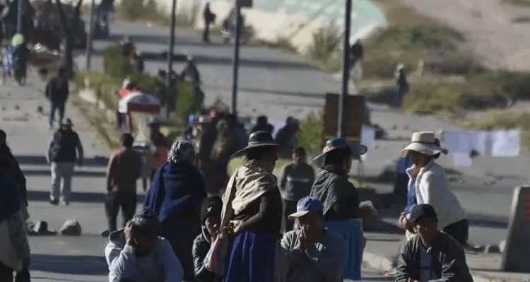 Bolivia registra 51 puntos de bloqueo y siete departamentos afectados