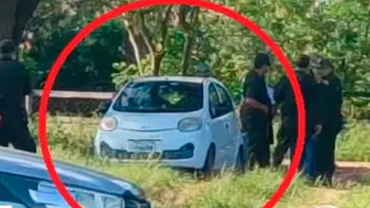 Hallan vehículo usado por autores del doble asesinato en Santa Cruz