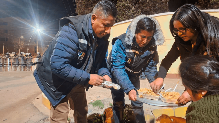 Alcaldía de El Alto brinda apoyo a familias afectadas por explosiones en Viacha