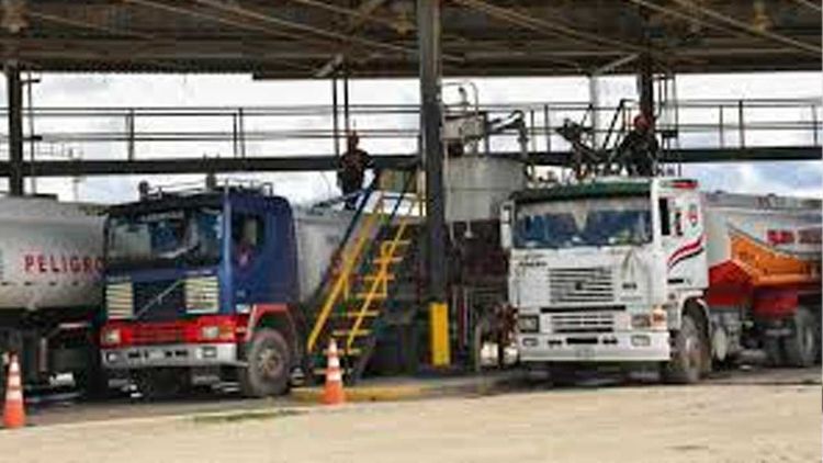 Santa Cruz instala mesa técnica para definir fecha y mecanismo de pago por daños atribuidos a gasolina