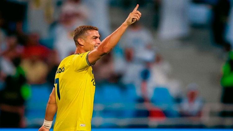 Cristiano Ronaldo marca y llega a 977 goles oficiales