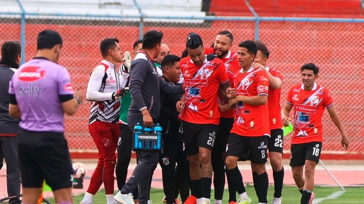Nacional Potosí golea a GV San José en Oruro