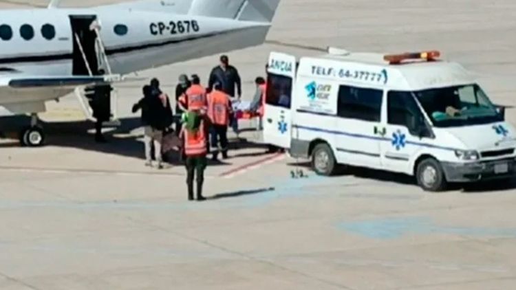 Gobernador de Chuquisaca fue trasladado en avioneta a clínica en Cochabamba